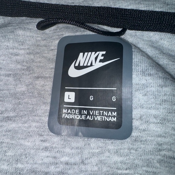Nike Tech - Men’s Full-Zip Windrunner Hoodie - Picture 4 of 5